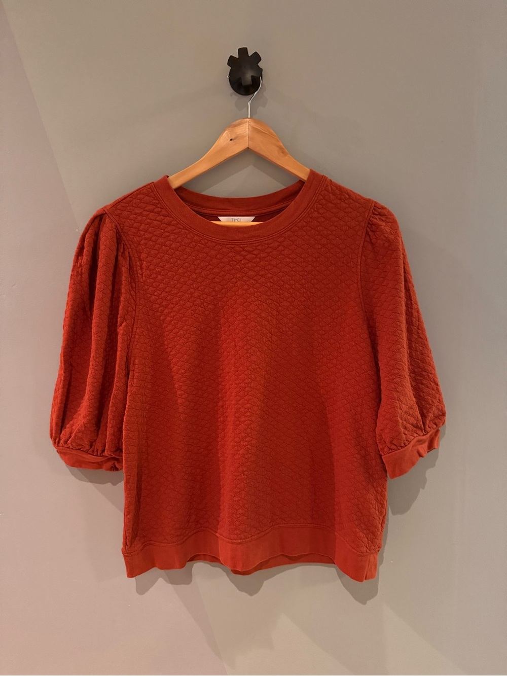 Time and Tru Rust Quilted Puff-Sleeve Sweatshirt